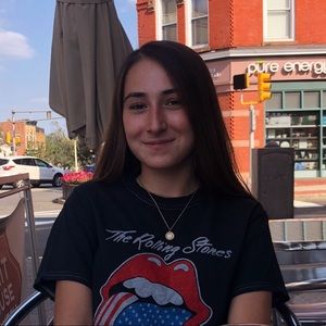 Meet your Posher, Deniz